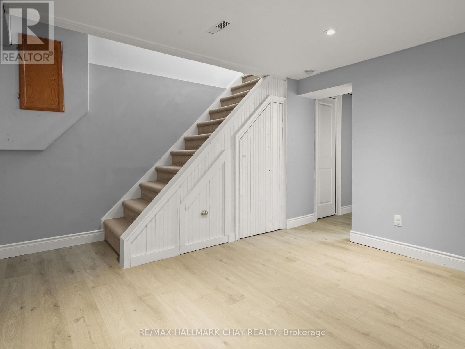 190 Mackenzie Street, New Tecumseth, Ontario  L9R 1B8 - Photo 28 - N12990106