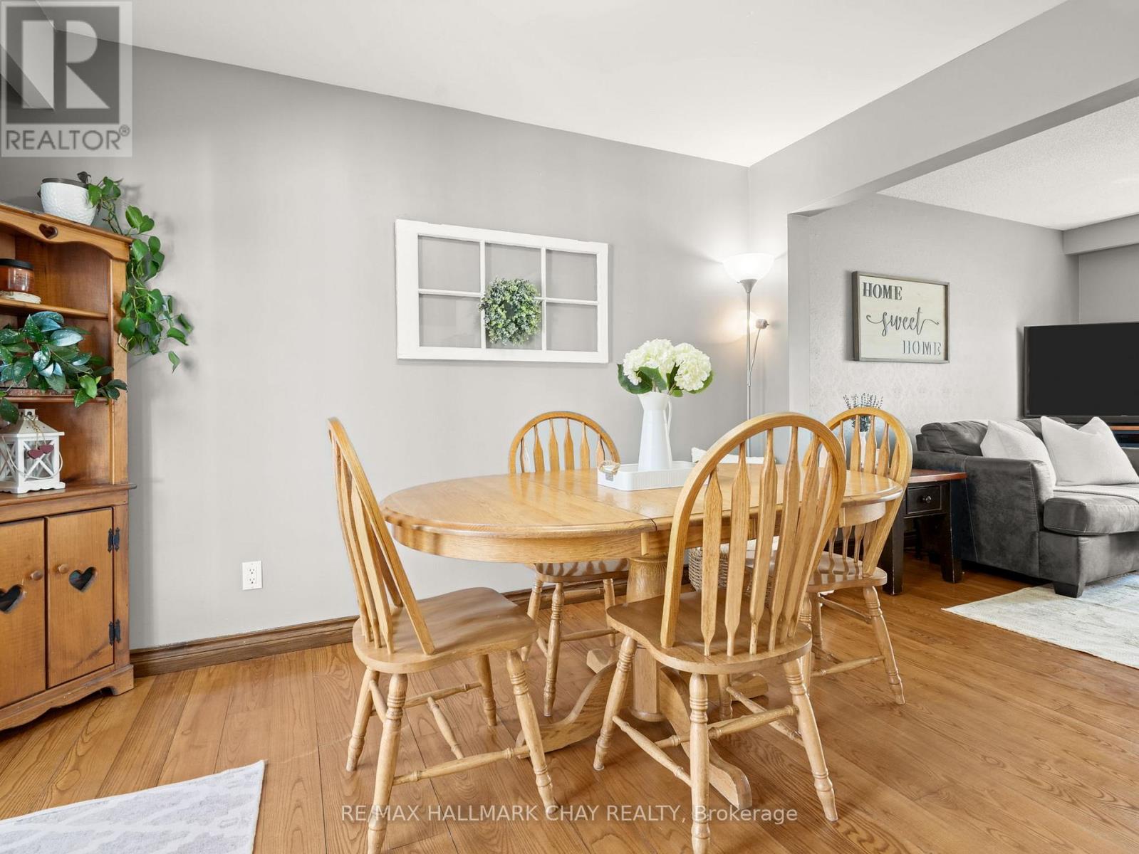 190 Mackenzie Street, New Tecumseth, Ontario  L9R 1B8 - Photo 13 - N12990106