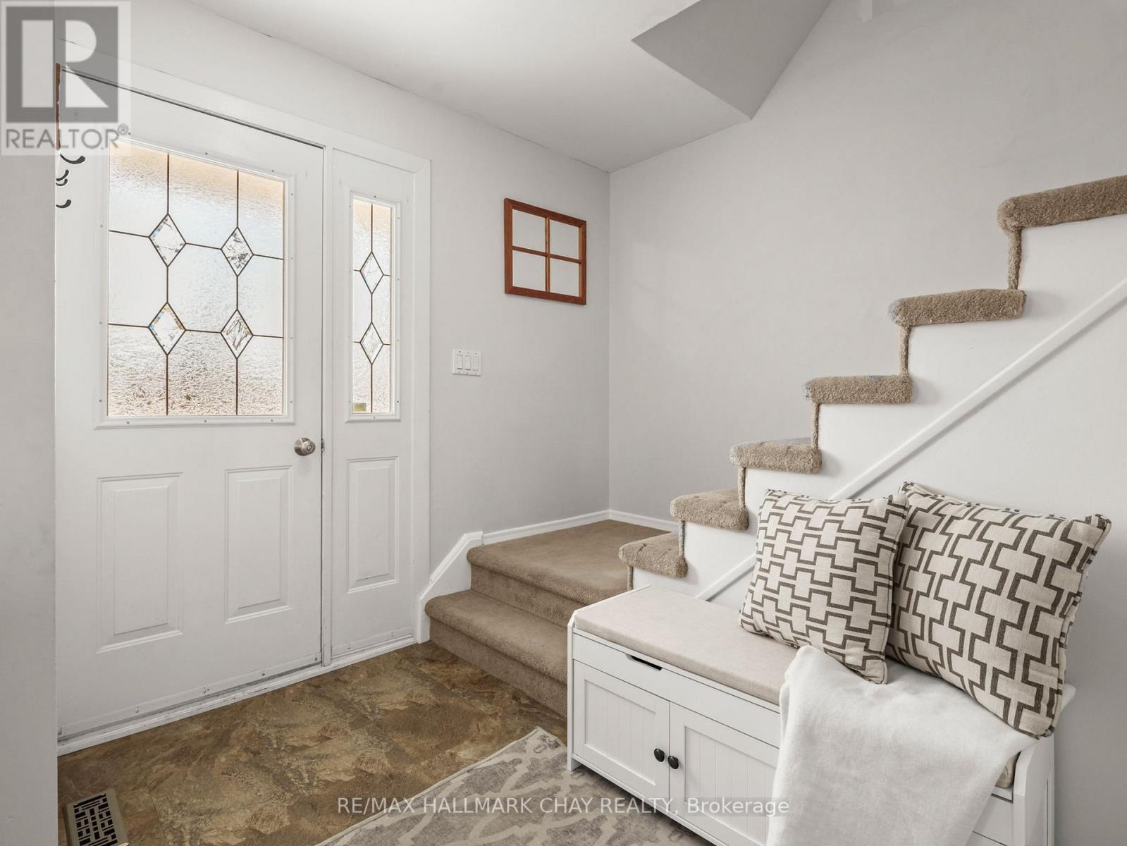 190 Mackenzie Street, New Tecumseth, Ontario  L9R 1B8 - Photo 4 - N12990106