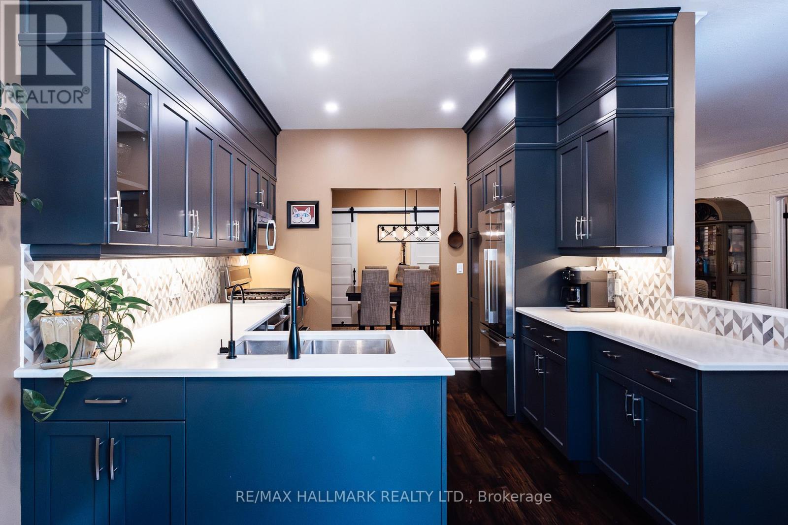 12 Fairway Lane, Guelph, Ontario  N1E 7A9 - Photo 5 - X12994544