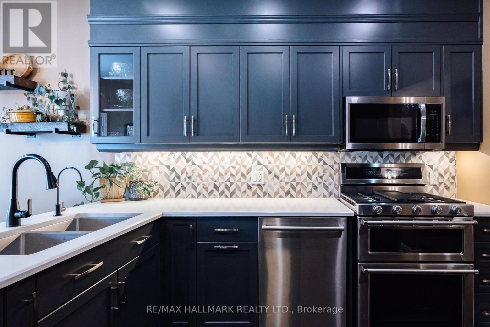 12 Fairway Lane, Guelph, Ontario  N1E 7A9 - Photo 16 - X12994544