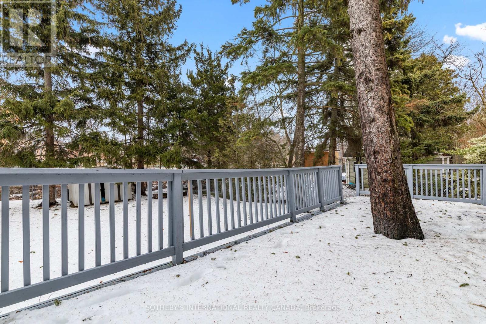 Upper - 957 Beechwood Avenue, Mississauga, Ontario  L5G 4E3 - Photo 24 - W12809494