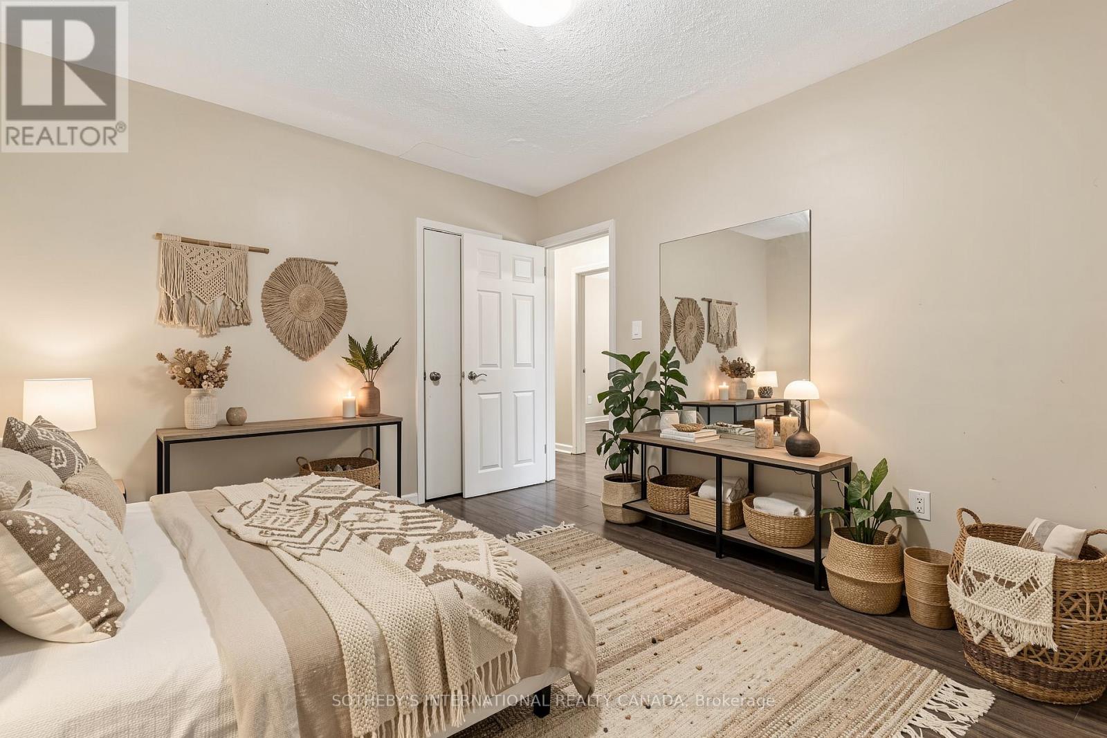 Upper - 957 Beechwood Avenue, Mississauga, Ontario  L5G 4E3 - Photo 16 - W12809494