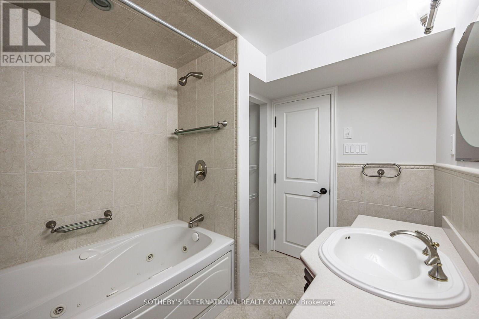 Bsmnt - 942 Fletcher Valley Crescent, Mississauga, Ontario  L5J 2X7 - Photo 21 - W12977982