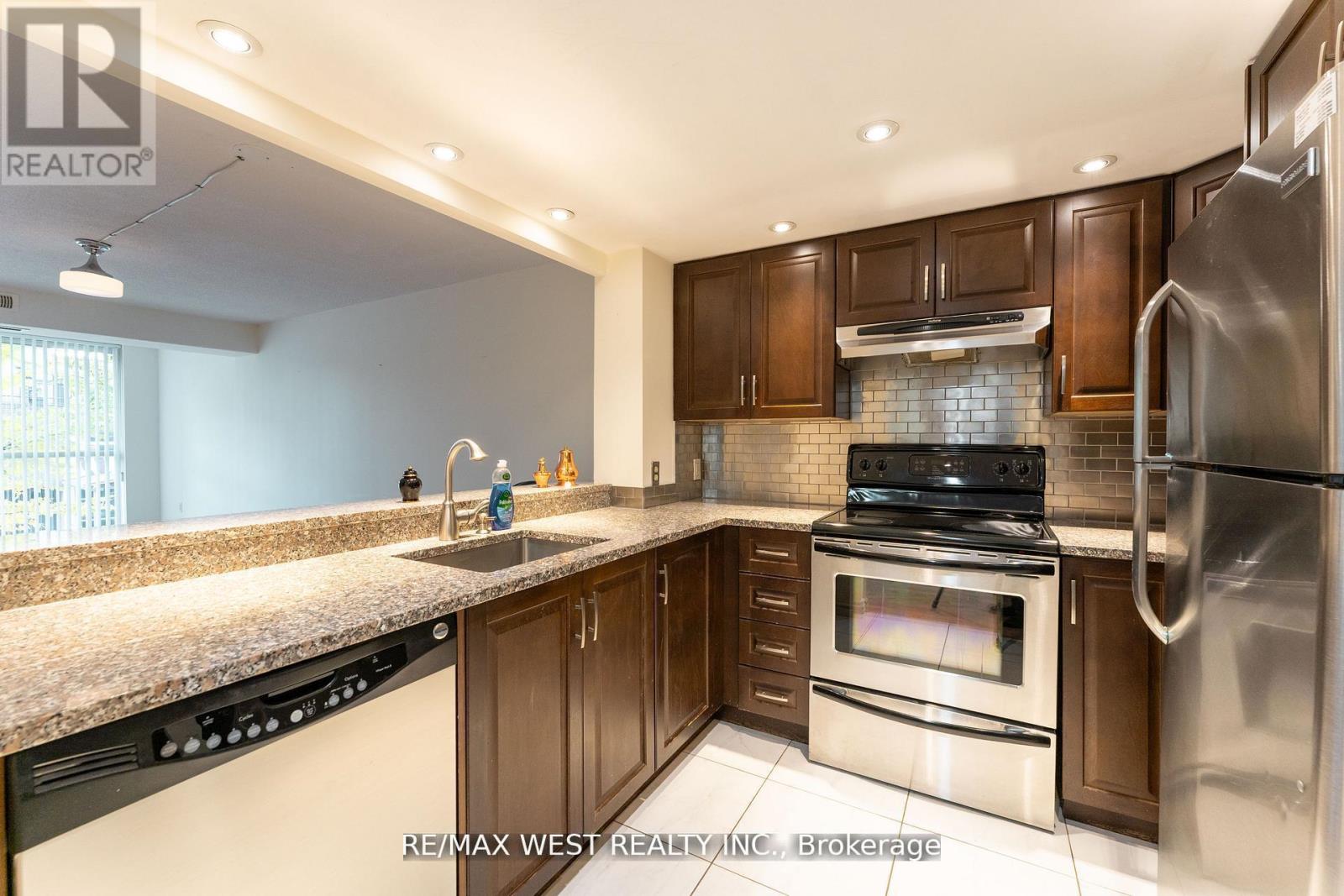 205 - 725 King Street W, Toronto, Ontario  M5V 2W9 - Photo 18 - C12996486