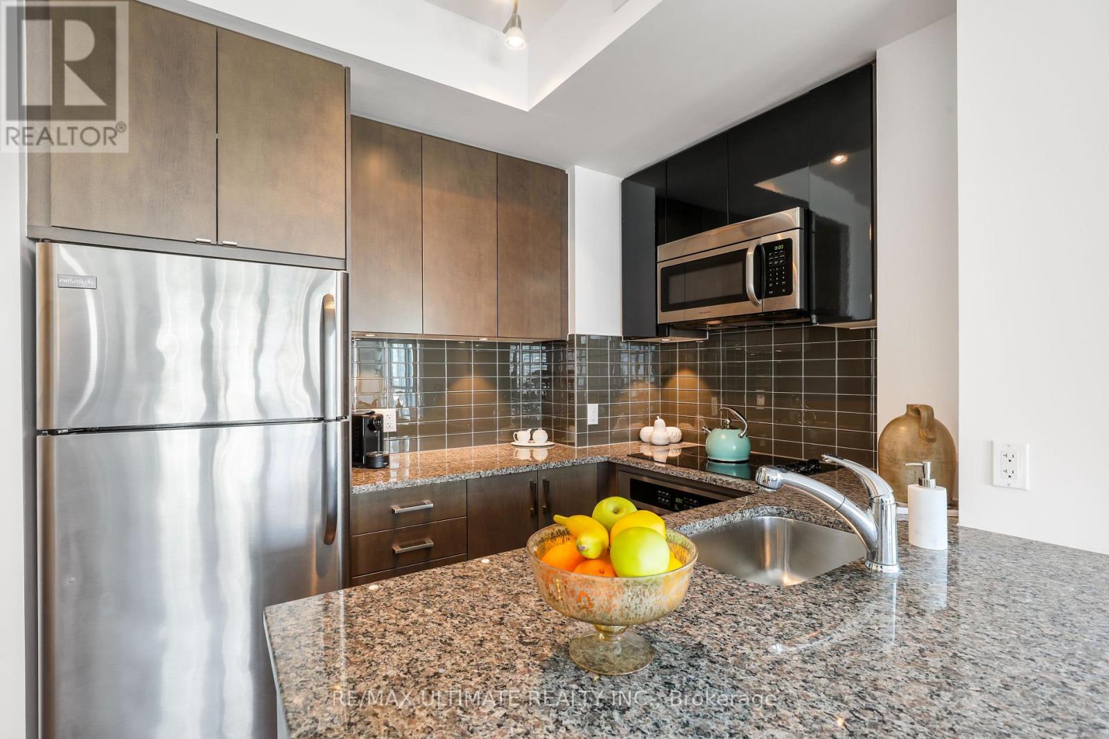 1812 - 98 Lillian Street, Toronto, Ontario  M4S 0A5 - Photo 8 - C12996514