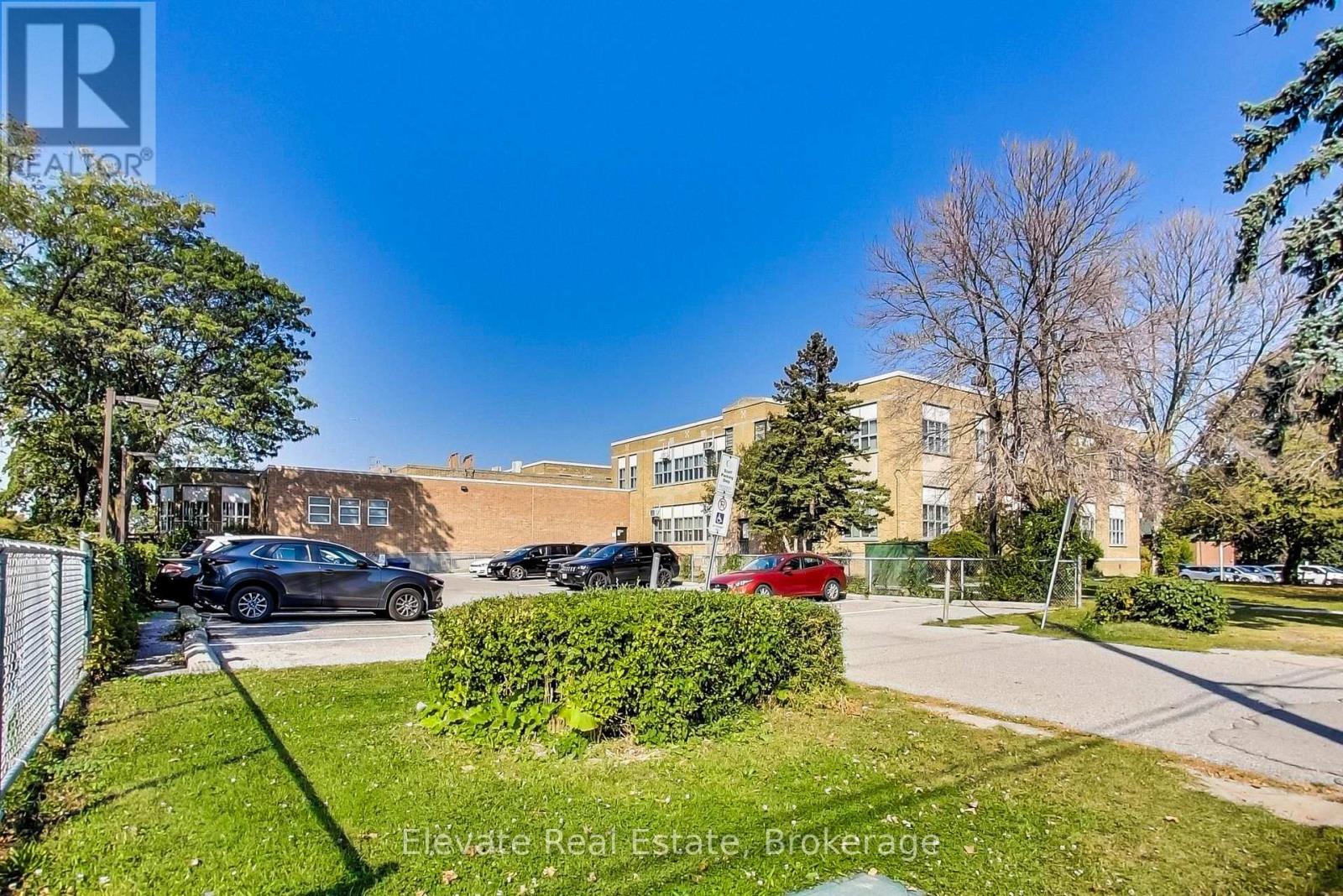 317 - 268 Ridley Boulevard, Toronto, Ontario  M5M 4N3 - Photo 34 - C12996566