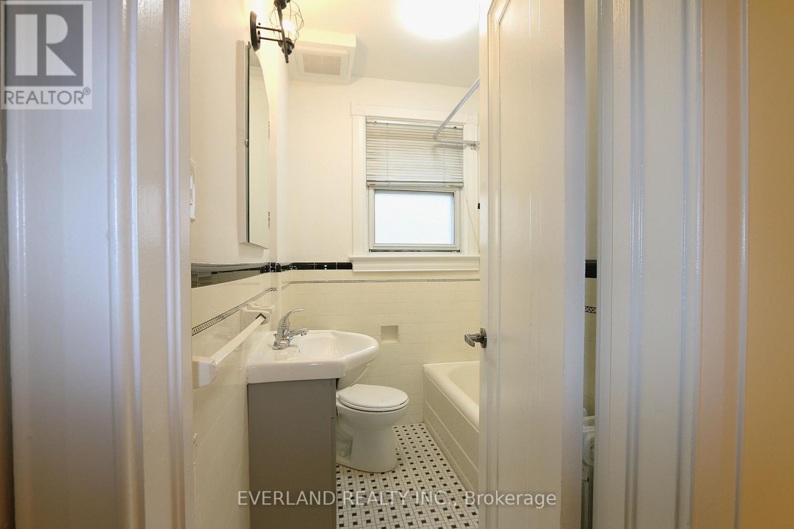 202 - 1753 Bayview Avenue, Toronto, Ontario  M4G 3C5 - Photo 10 - C12996582