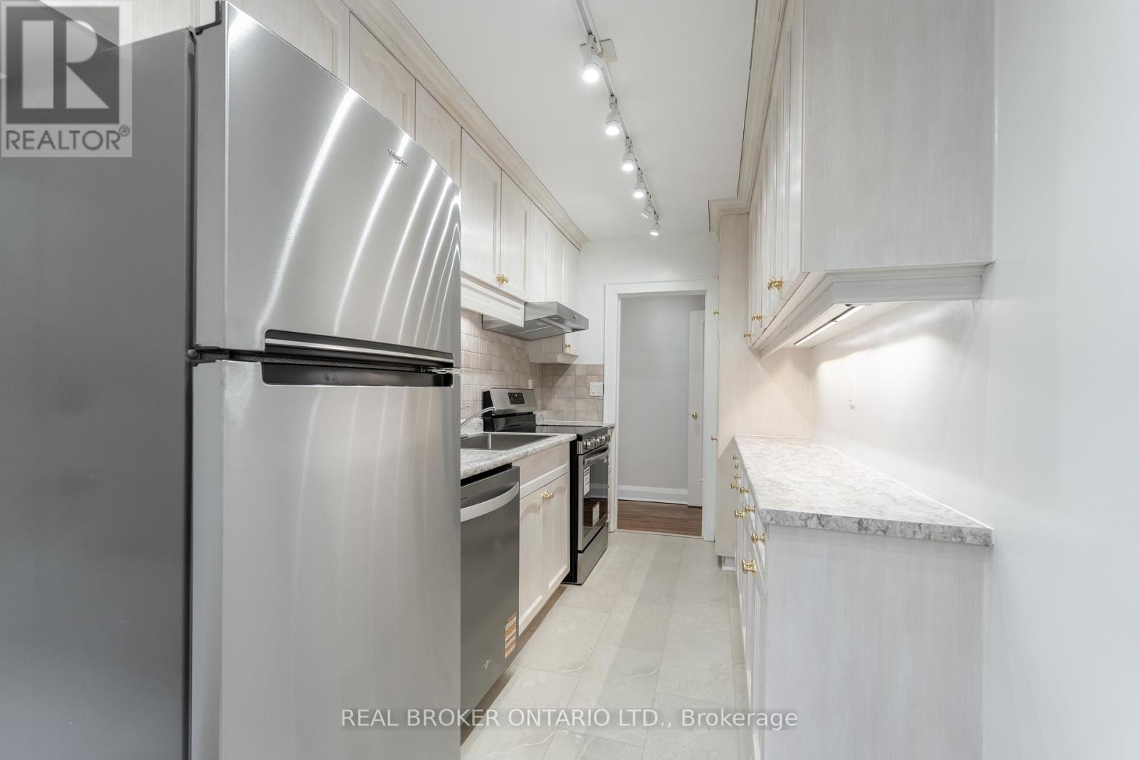 Unit 3 - 462 Oriole Parkway, Toronto, Ontario  M5P 2H8 - Photo 10 - C12996624