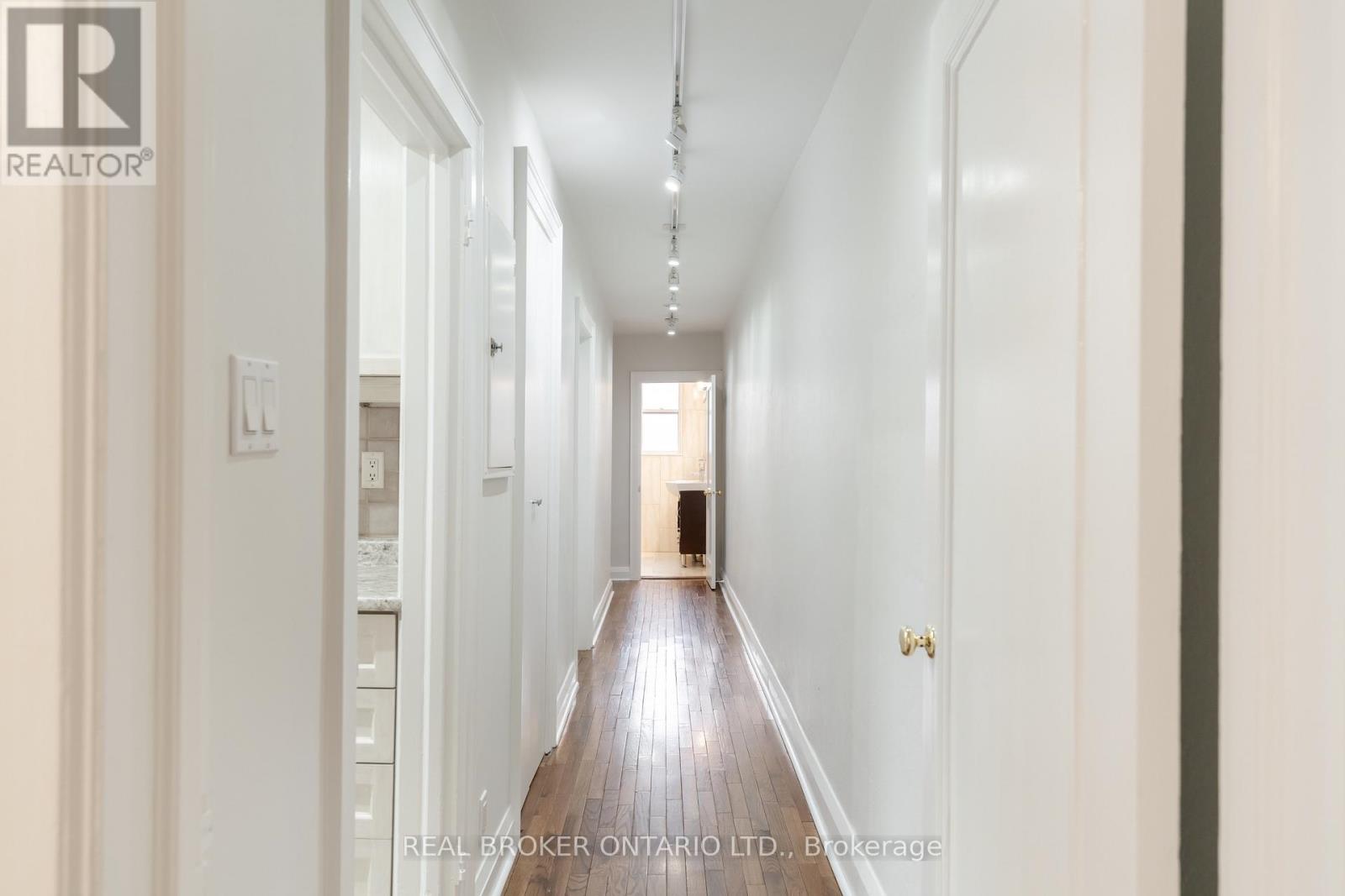 Unit 3 - 462 Oriole Parkway, Toronto, Ontario  M5P 2H8 - Photo 11 - C12996624