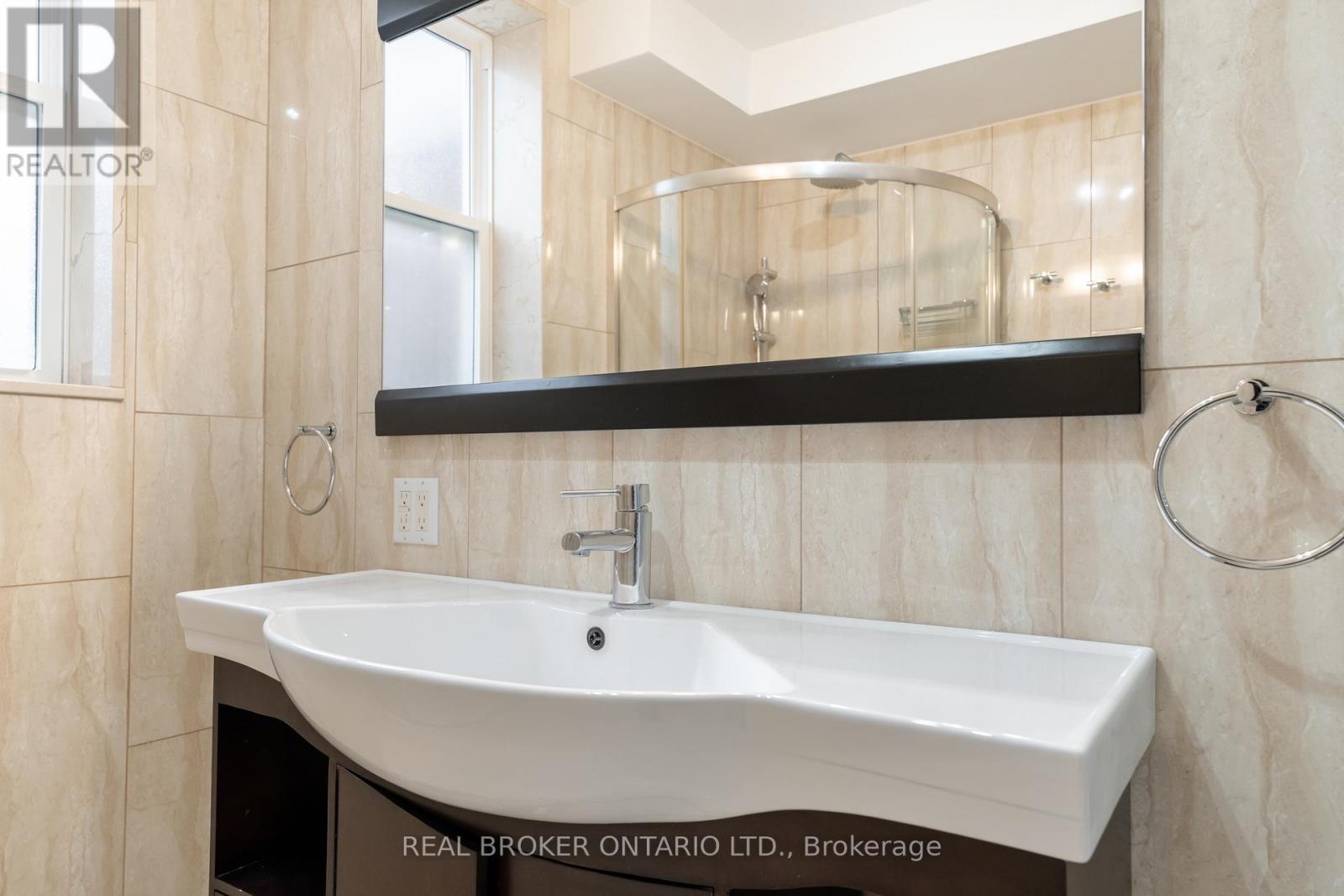 Unit 3 - 462 Oriole Parkway, Toronto, Ontario  M5P 2H8 - Photo 15 - C12996624