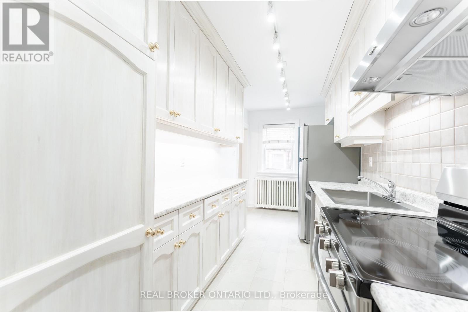 Unit 3 - 462 Oriole Parkway, Toronto, Ontario  M5P 2H8 - Photo 9 - C12996624