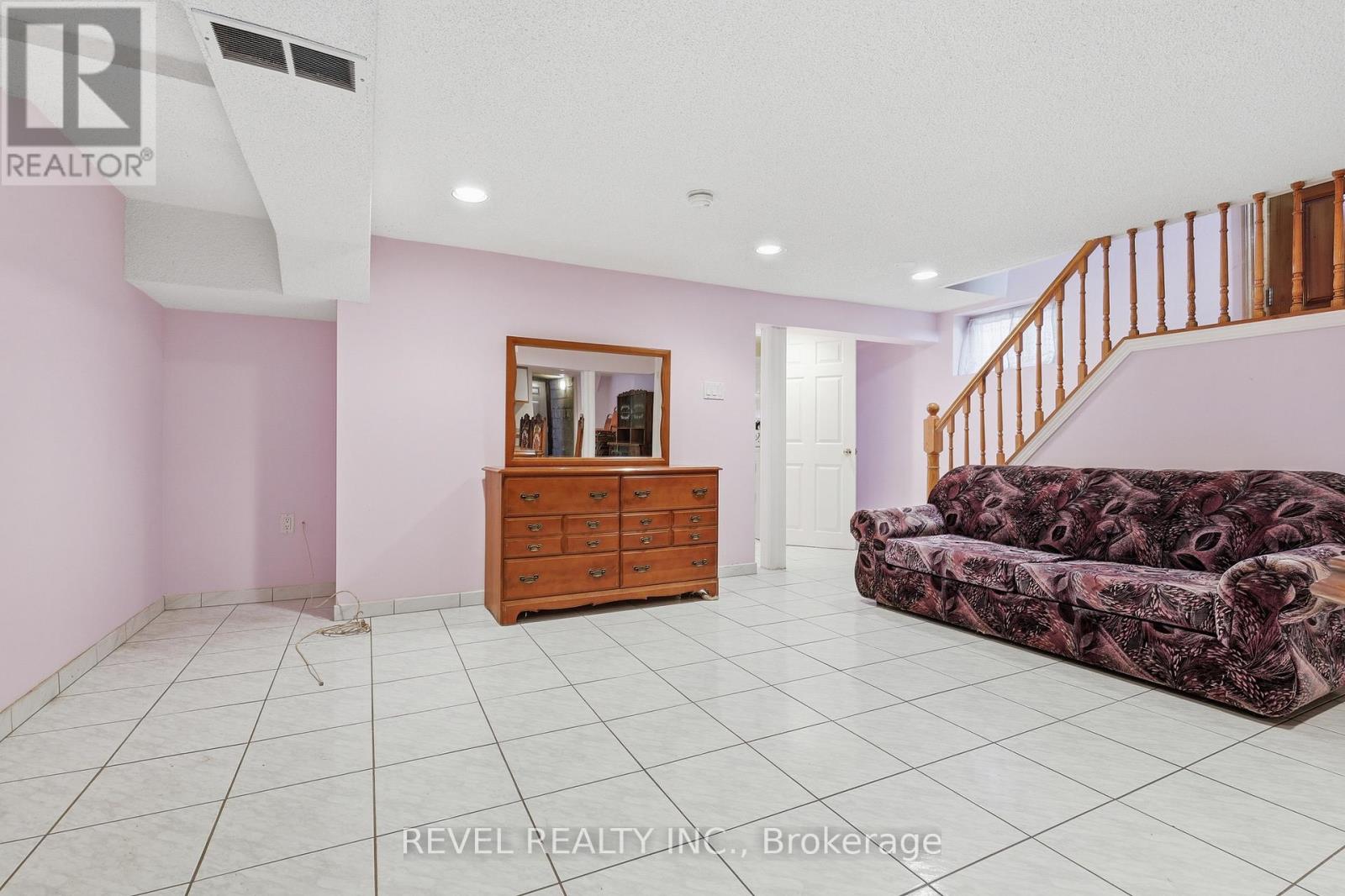 245 Lauder Avenue, Toronto, Ontario  M6E 3H5 - Photo 18 - C12996706