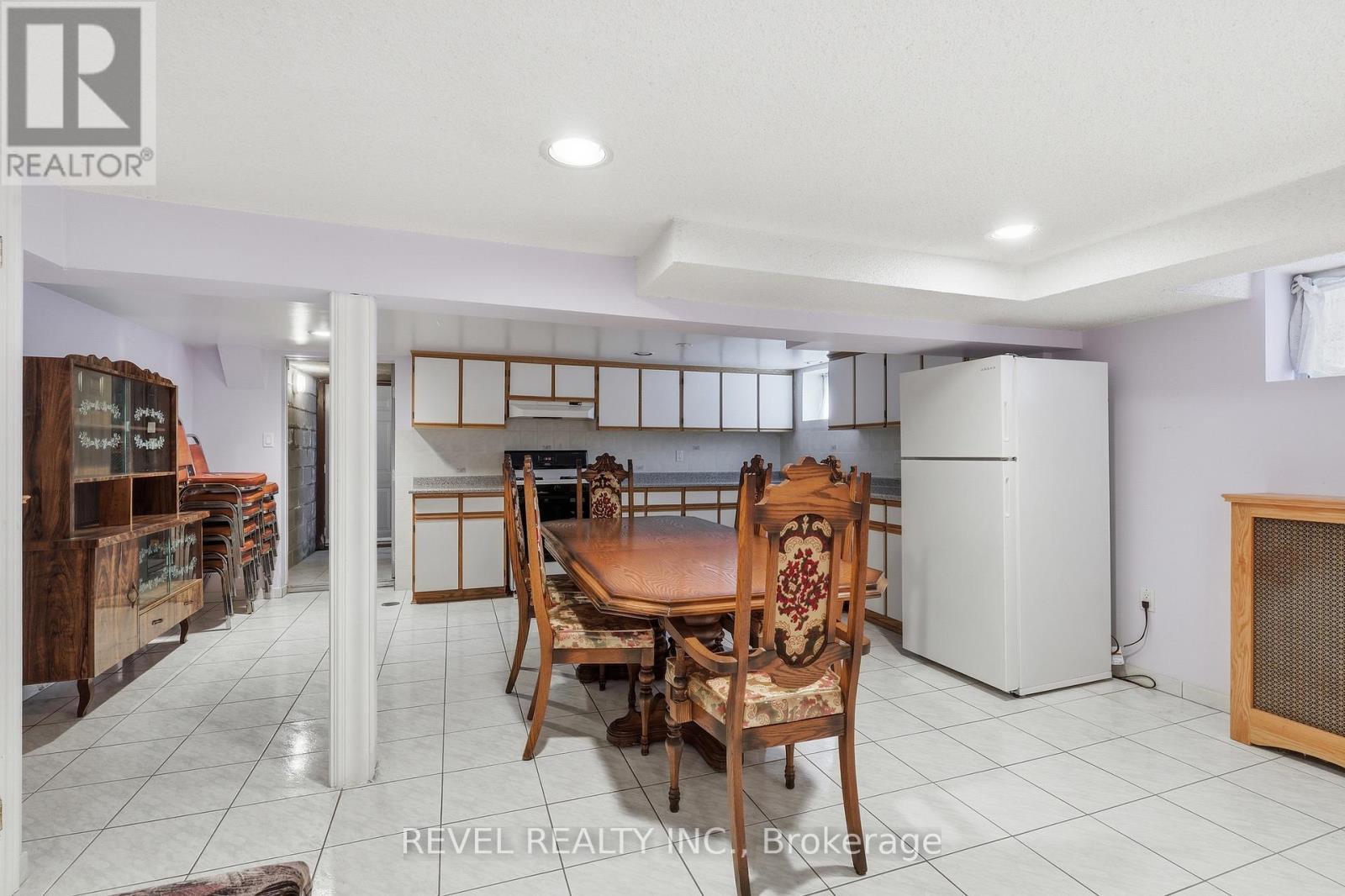 245 Lauder Avenue, Toronto, Ontario  M6E 3H5 - Photo 19 - C12996706