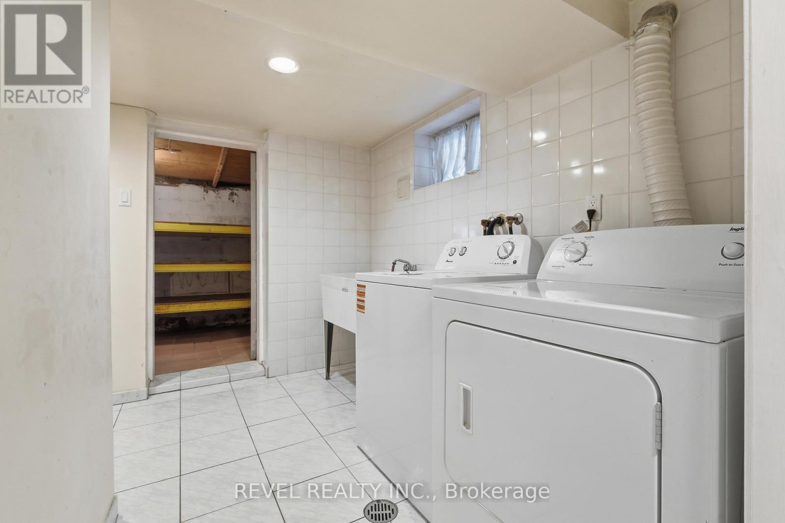 245 Lauder Avenue, Toronto, Ontario  M6E 3H5 - Photo 23 - C12996706