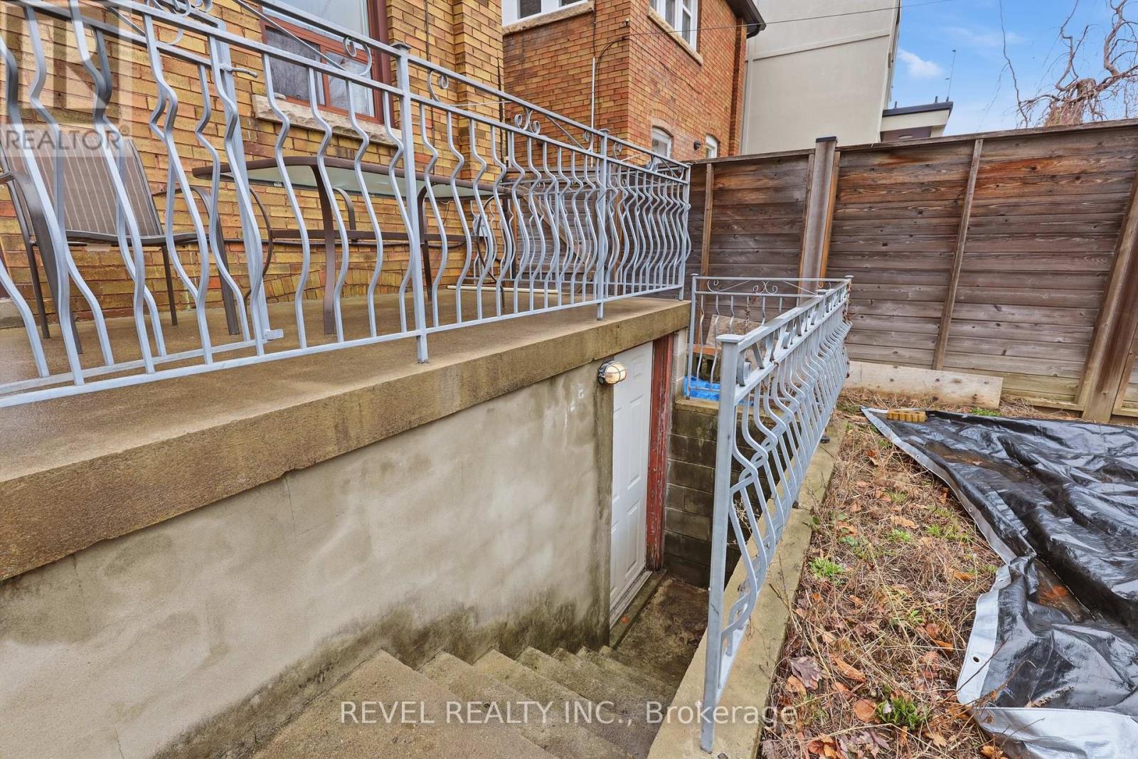 245 Lauder Avenue, Toronto, Ontario  M6E 3H5 - Photo 24 - C12996706