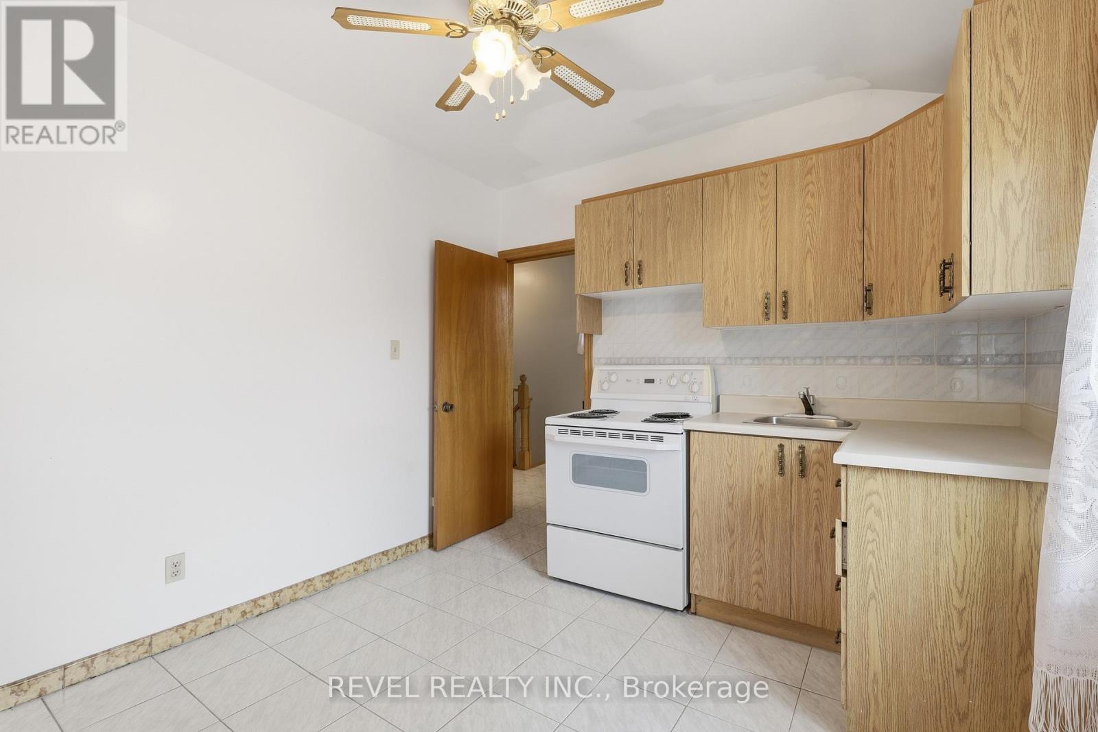 245 Lauder Avenue, Toronto, Ontario  M6E 3H5 - Photo 28 - C12996706