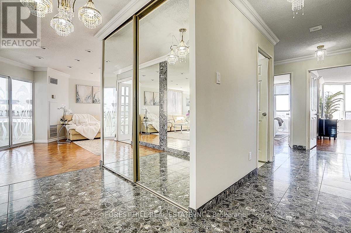 1811 - 1101 Steeles Avenue W, Toronto, Ontario  M2R 3W5 - Photo 5 - C12996730