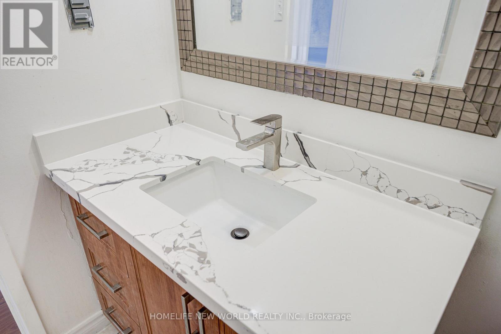 Upper - 152 Micmac Crescent, Toronto, Ontario  M2H 2K2 - Photo 10 - C12996802