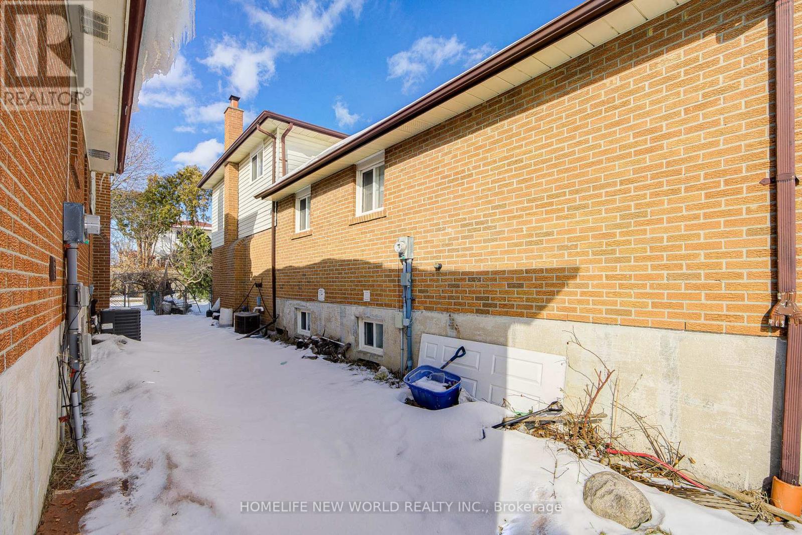 Upper - 152 Micmac Crescent, Toronto, Ontario  M2H 2K2 - Photo 22 - C12996802