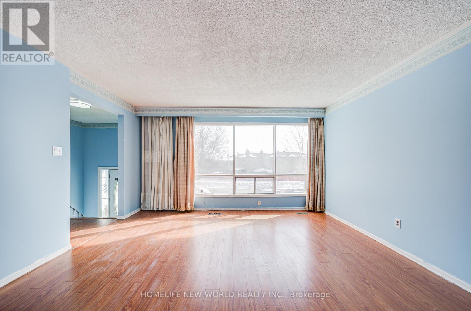 Upper - 152 Micmac Crescent, Toronto, Ontario  M2H 2K2 - Photo 7 - C12996802