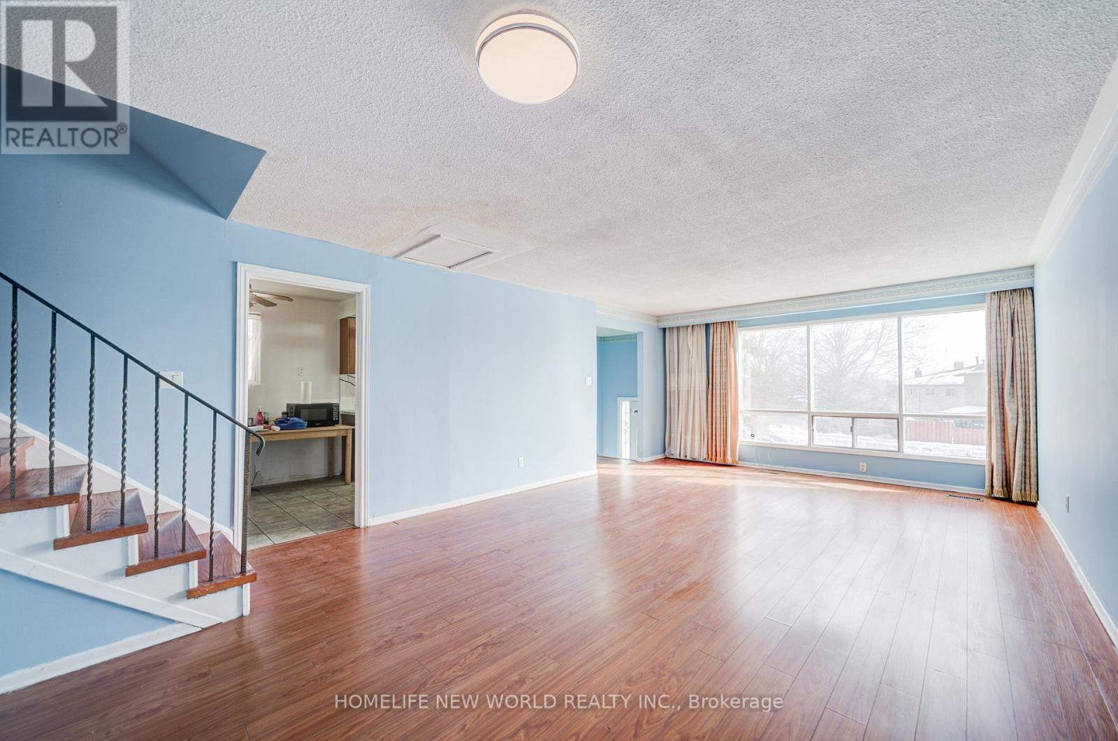 Upper - 152 Micmac Crescent, Toronto, Ontario  M2H 2K2 - Photo 9 - C12996802