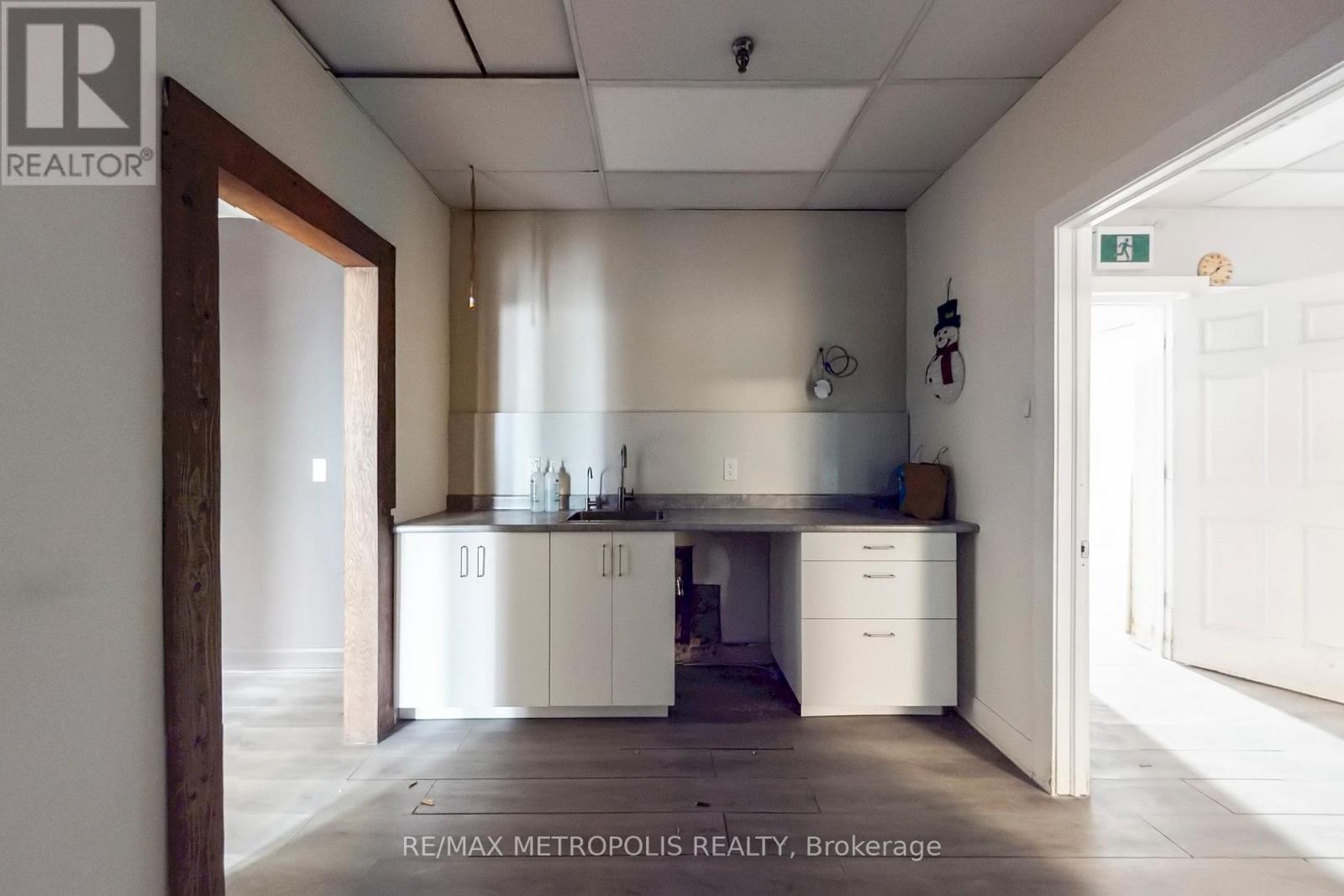 1-2 - 6141 Atlantic Drive, Mississauga, Ontario  L5T 1L9 - Photo 10 - W12992860