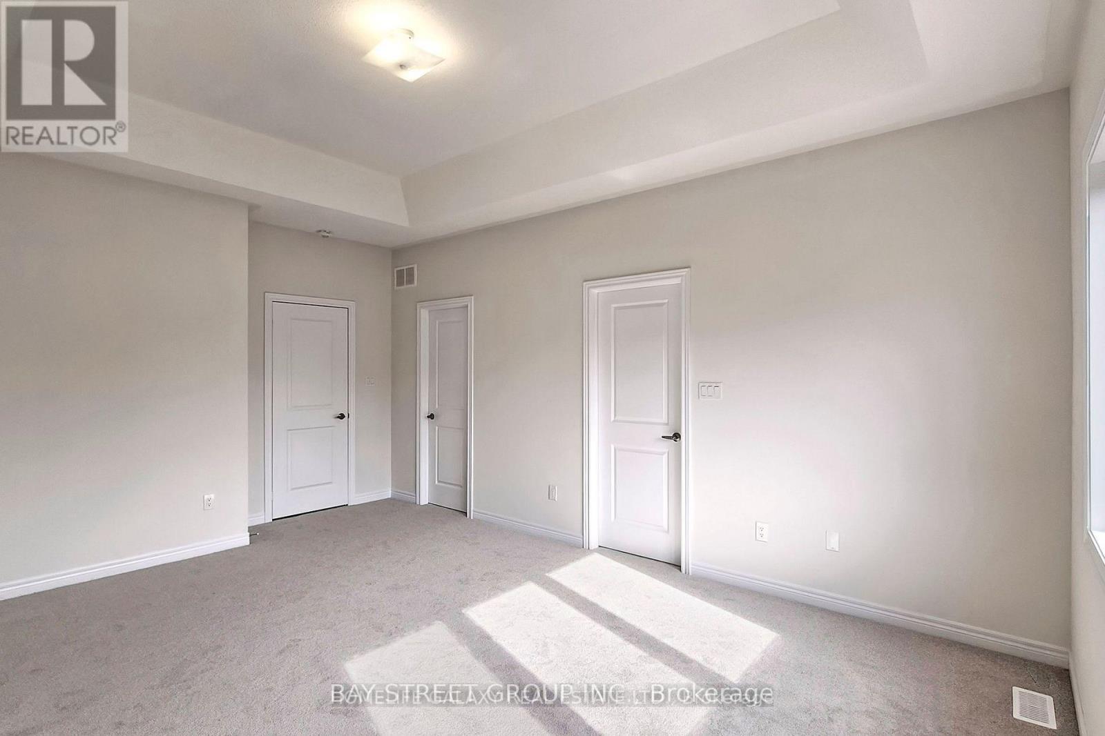 1296 Klondike Drive, Oshawa, Ontario  L1H 8L7 - Photo 4 - E12996718