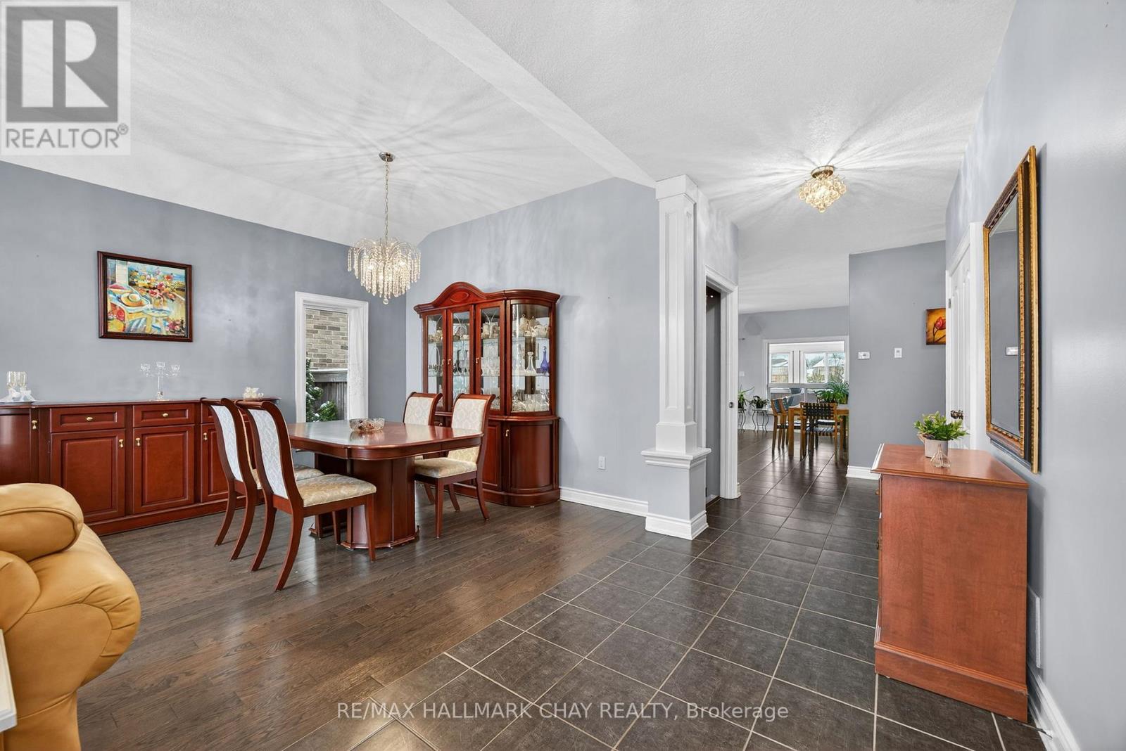 60 Brownley Lane, Essa, Ontario  L3W 0P9 - Photo 3 - N12996472