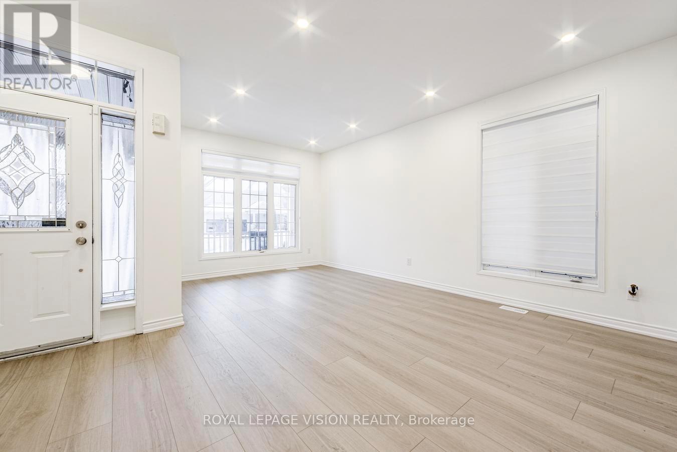 124 Alfred Paterson Drive, Markham, Ontario  L6E 1L5 - Photo 5 - N12996504