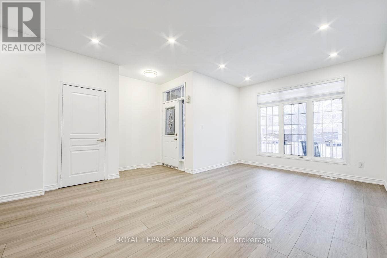 124 Alfred Paterson Drive, Markham, Ontario  L6E 1L5 - Photo 7 - N12996504