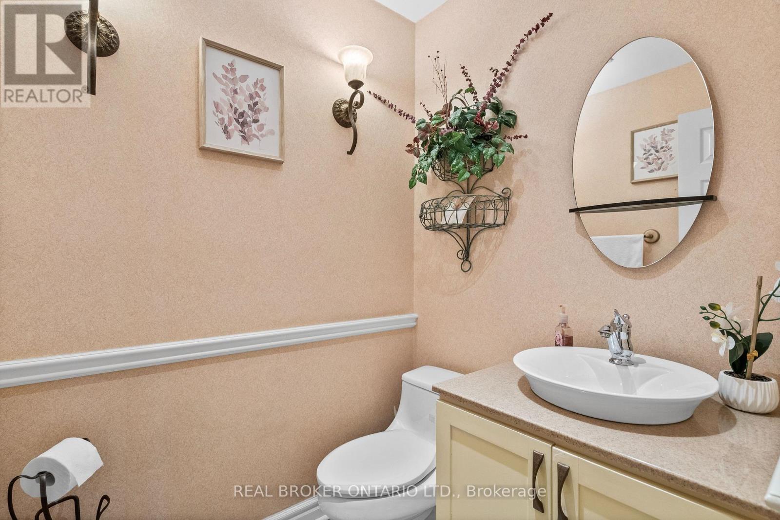 36 Ellingwood Court, Markham, Ontario  L3R 8A7 - Photo 10 - N12996650