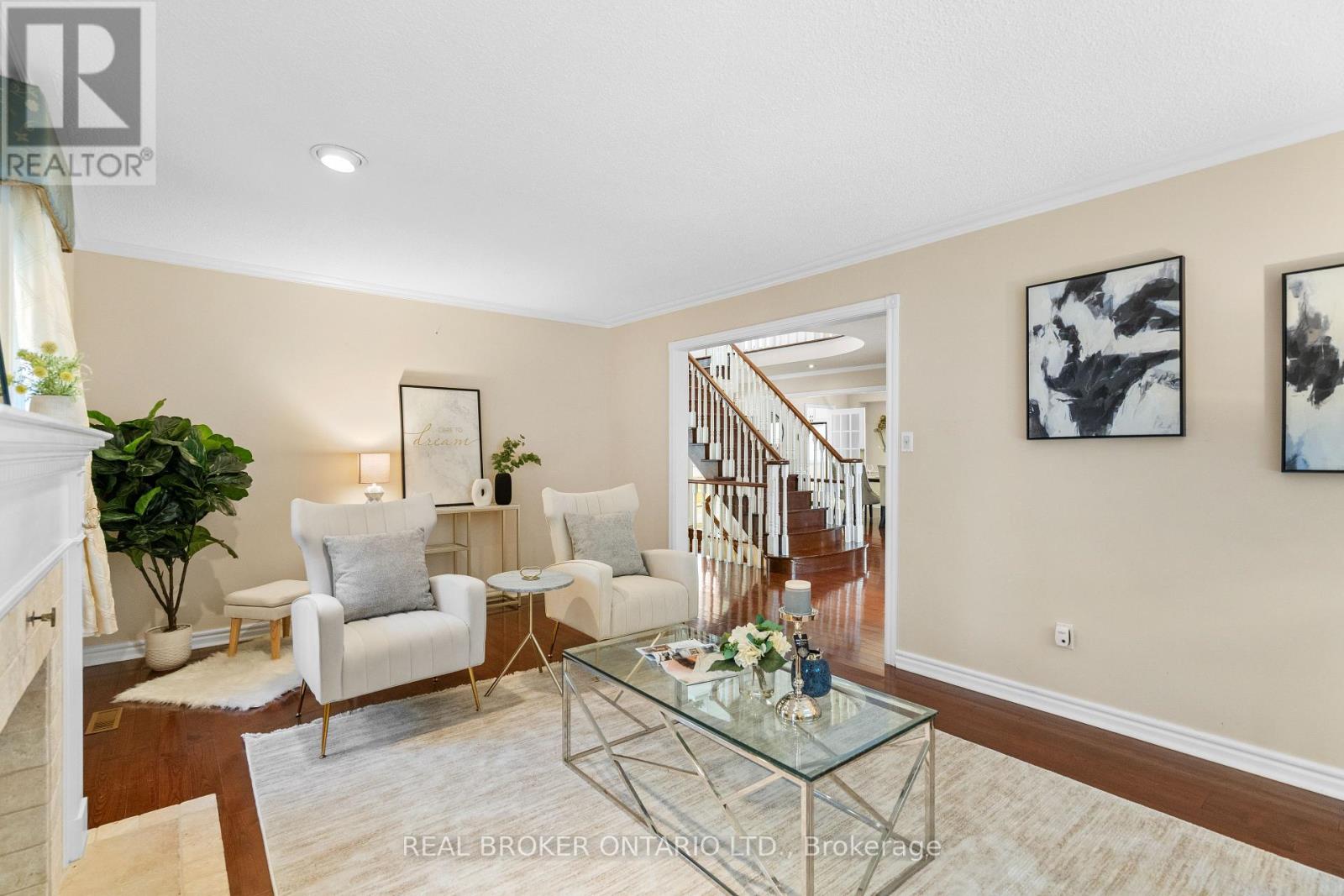 36 Ellingwood Court, Markham, Ontario  L3R 8A7 - Photo 13 - N12996650