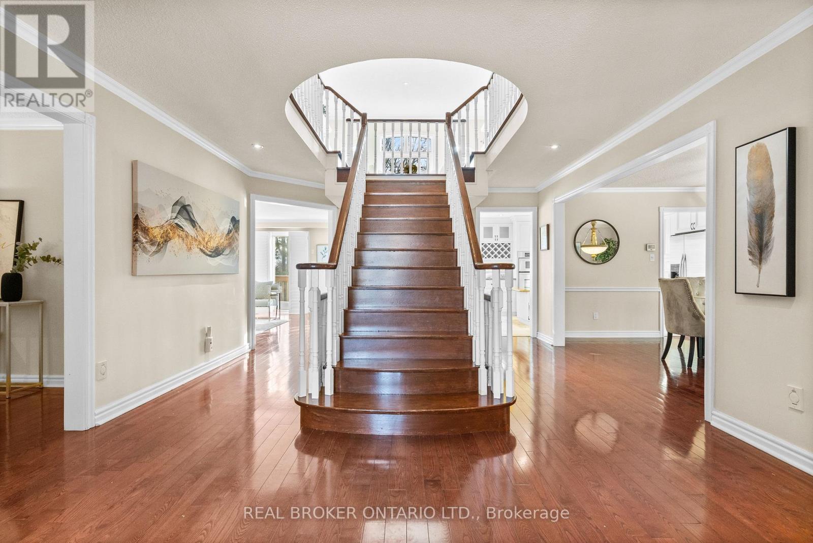 36 Ellingwood Court, Markham, Ontario  L3R 8A7 - Photo 3 - N12996650