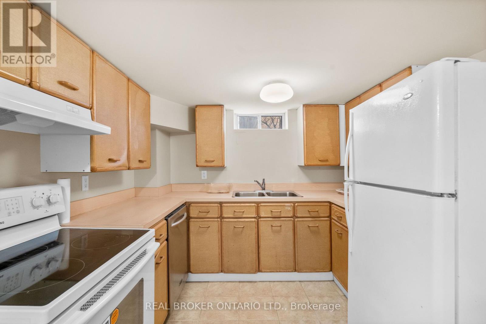 36 Ellingwood Court, Markham, Ontario  L3R 8A7 - Photo 34 - N12996650