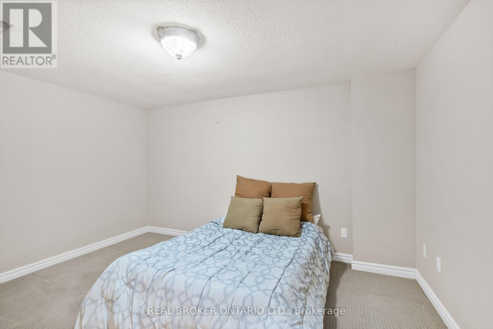 36 Ellingwood Court, Markham, Ontario  L3R 8A7 - Photo 35 - N12996650