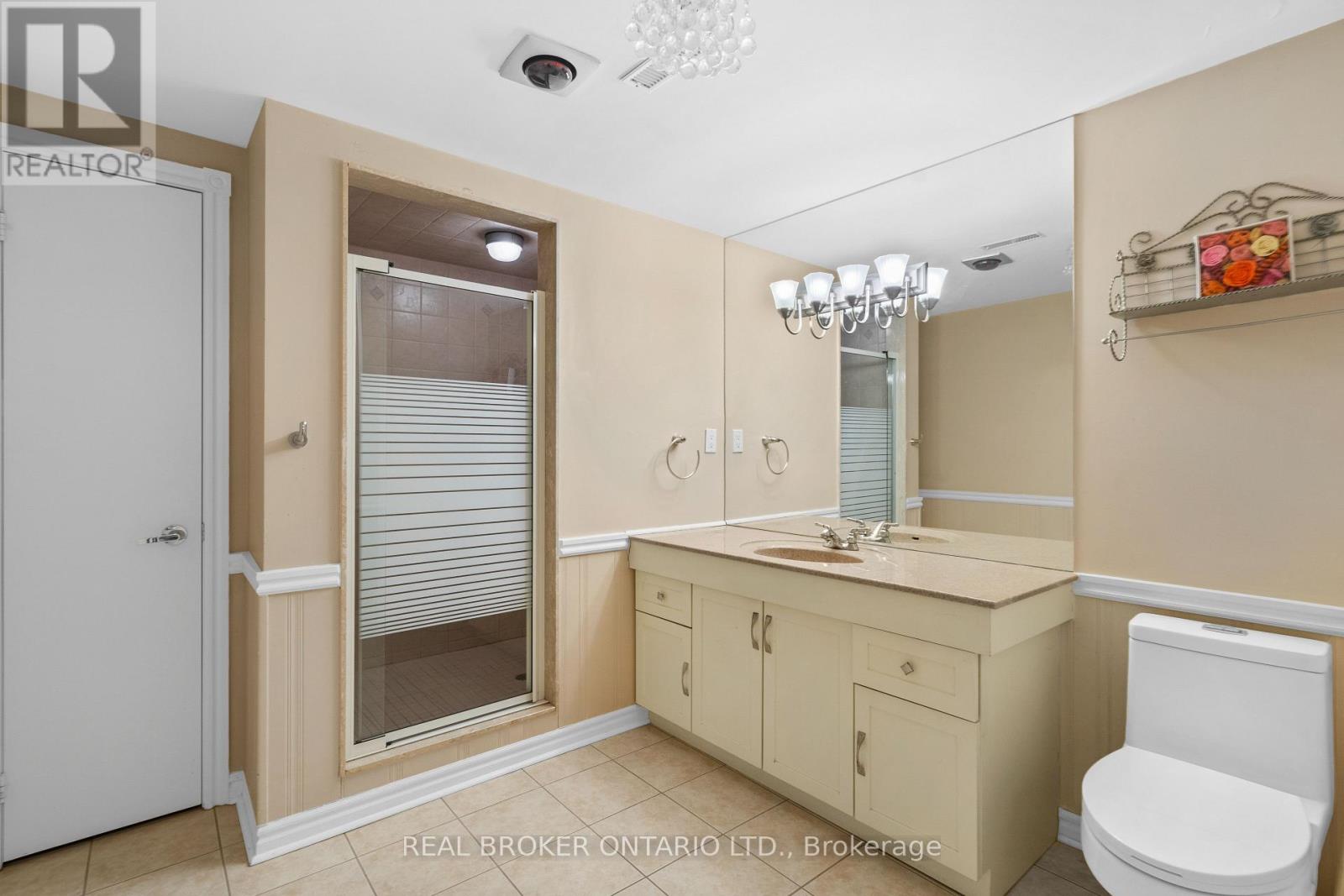 36 Ellingwood Court, Markham, Ontario  L3R 8A7 - Photo 38 - N12996650