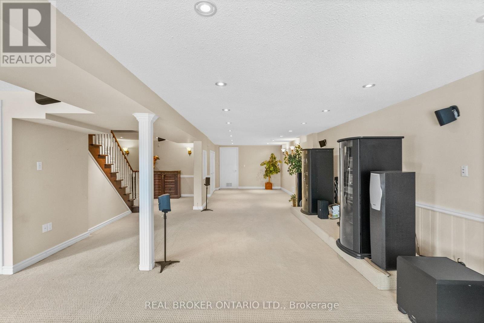 36 Ellingwood Court, Markham, Ontario  L3R 8A7 - Photo 40 - N12996650