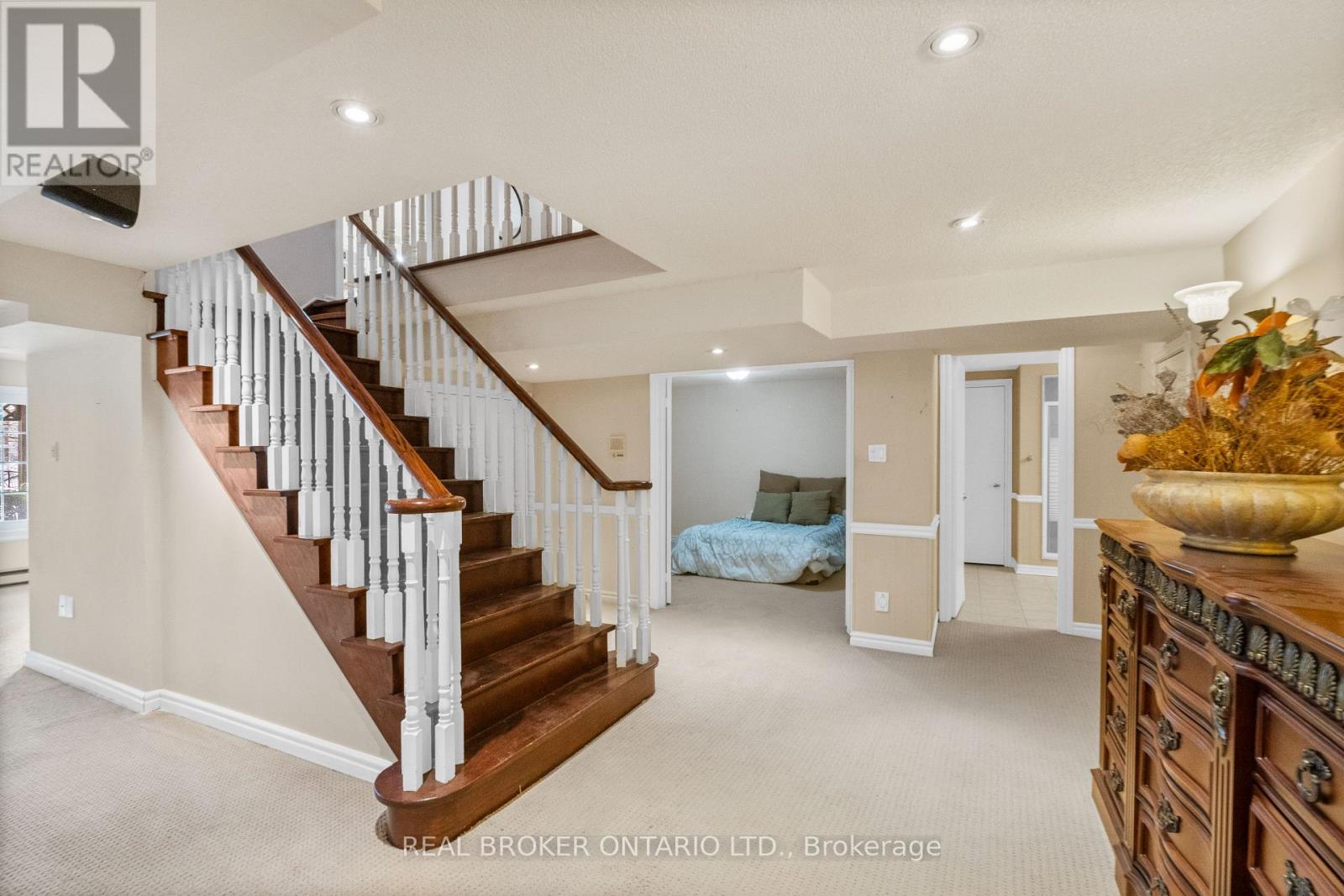 36 Ellingwood Court, Markham, Ontario  L3R 8A7 - Photo 41 - N12996650