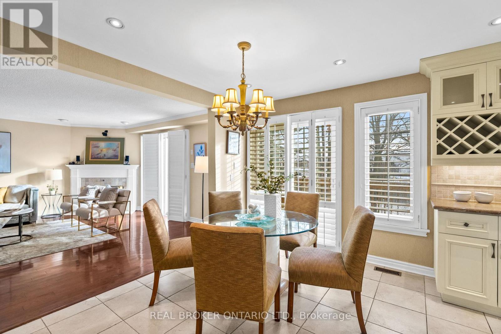 36 Ellingwood Court, Markham, Ontario  L3R 8A7 - Photo 9 - N12996650