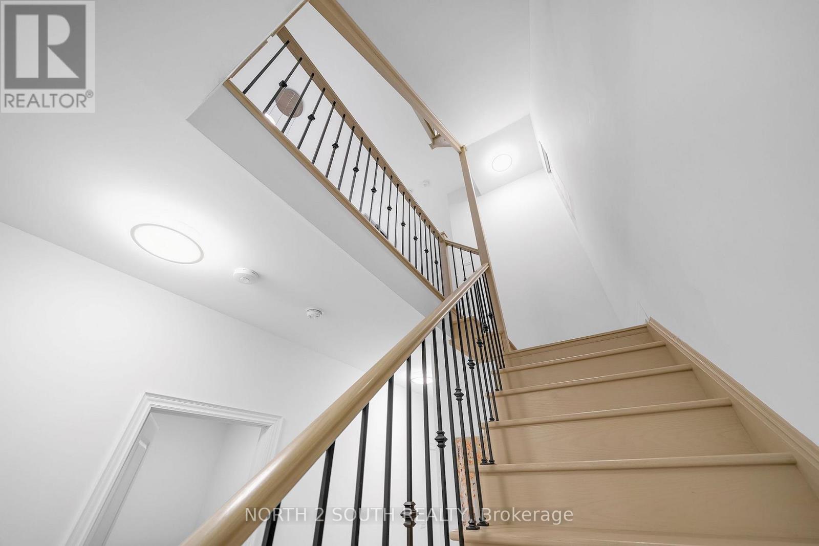 25 Aylin Crescent, Vaughan, Ontario L6A 4Z8 - Photo 9 - N12996712