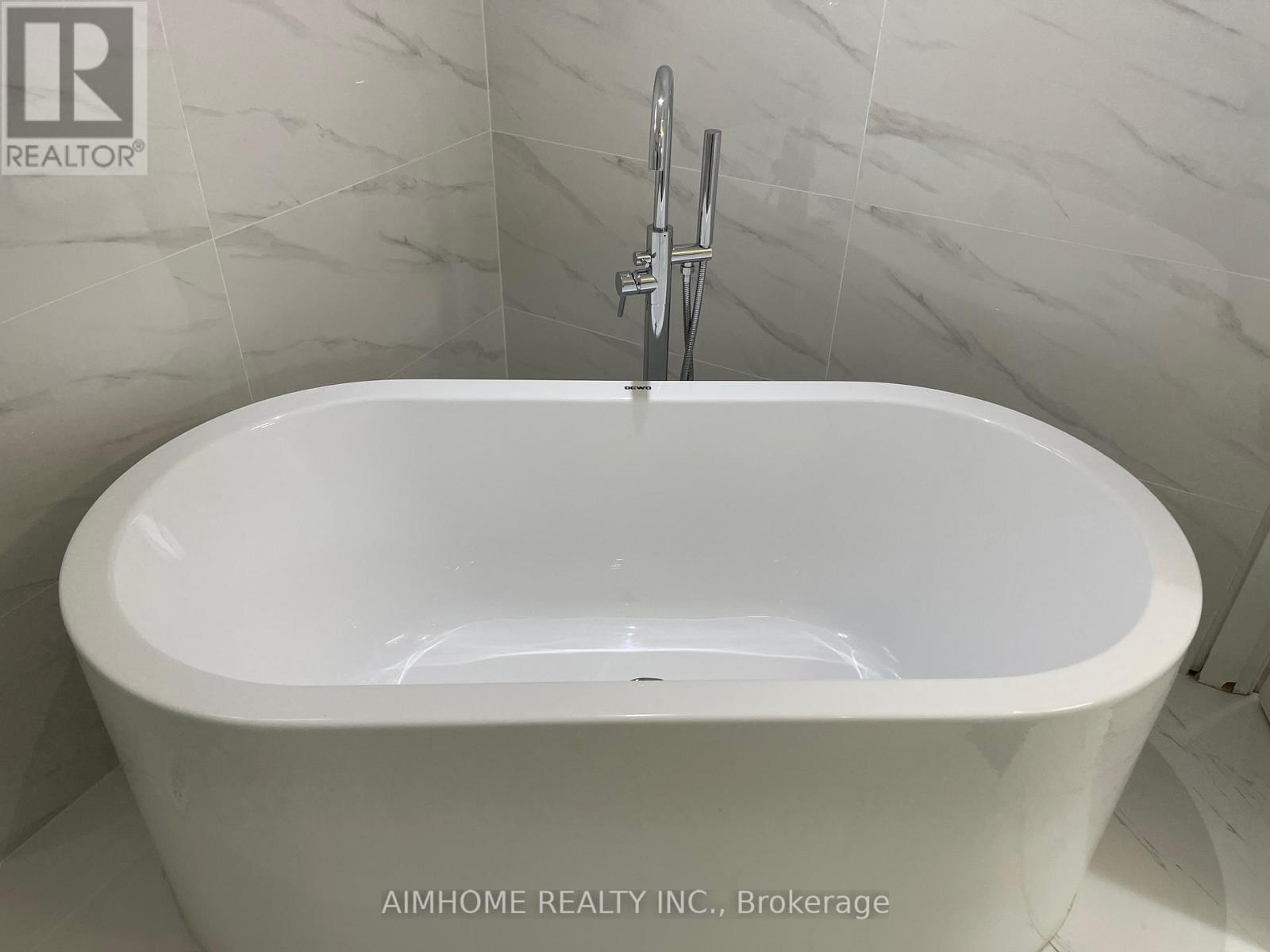 Main - 166 Fincham Avenue, Markham, Ontario  L3P 4B3 - Photo 13 - N12996752