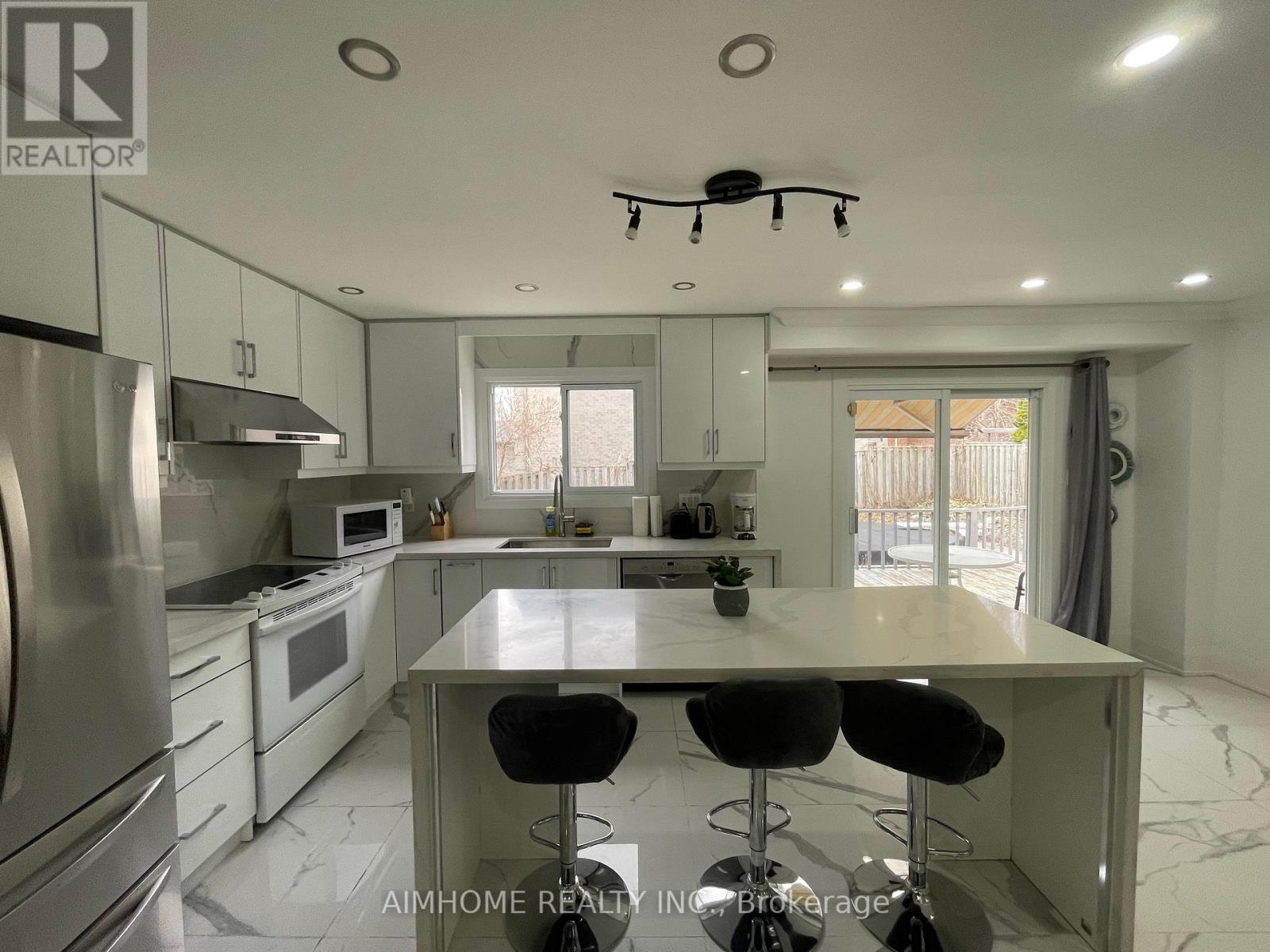 Main - 166 Fincham Avenue, Markham, Ontario  L3P 4B3 - Photo 5 - N12996752