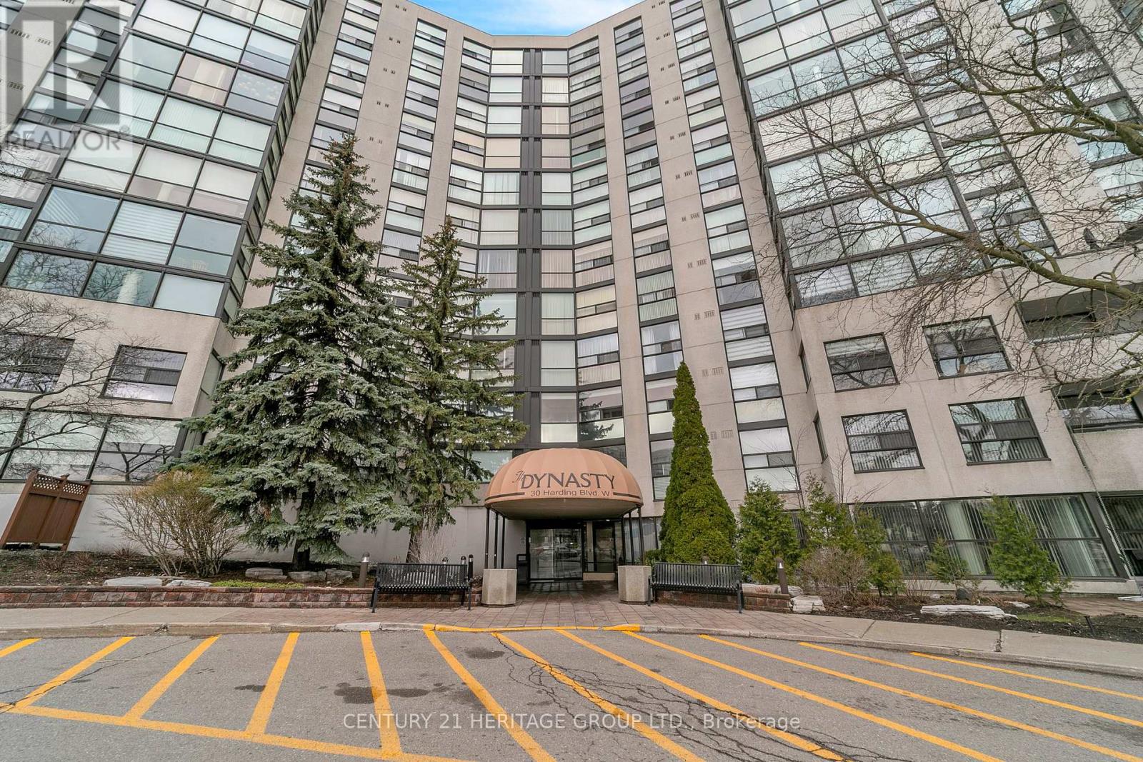 806 - 30 Harding Boulevard W, Richmond Hill, Ontario  L4C 9M3 - Photo 3 - N12996778