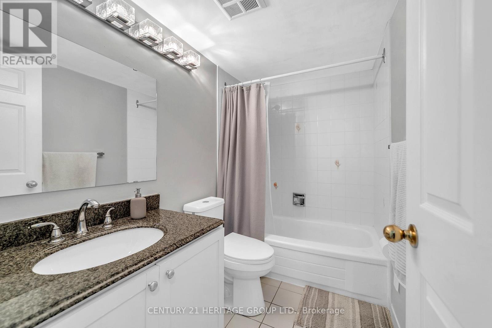 806 - 30 Harding Boulevard W, Richmond Hill, Ontario  L4C 9M3 - Photo 32 - N12996778