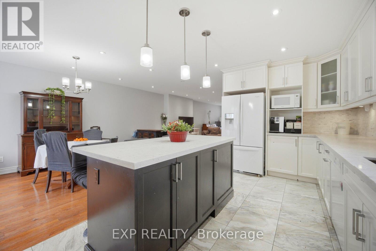 274 Demaine Crescent, Richmond Hill, Ontario  L4C 2W5 - Photo 15 - N12996814