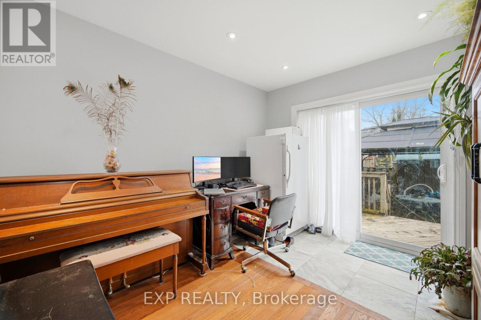 274 Demaine Crescent, Richmond Hill, Ontario  L4C 2W5 - Photo 19 - N12996814