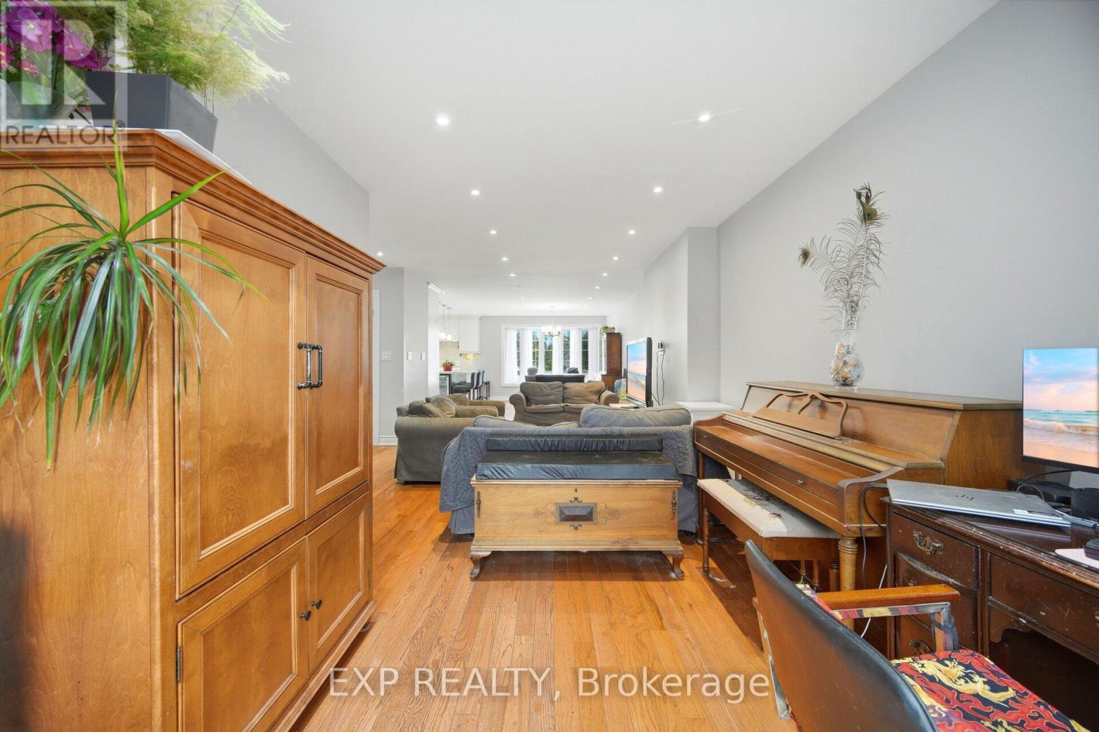 274 Demaine Crescent, Richmond Hill, Ontario  L4C 2W5 - Photo 20 - N12996814