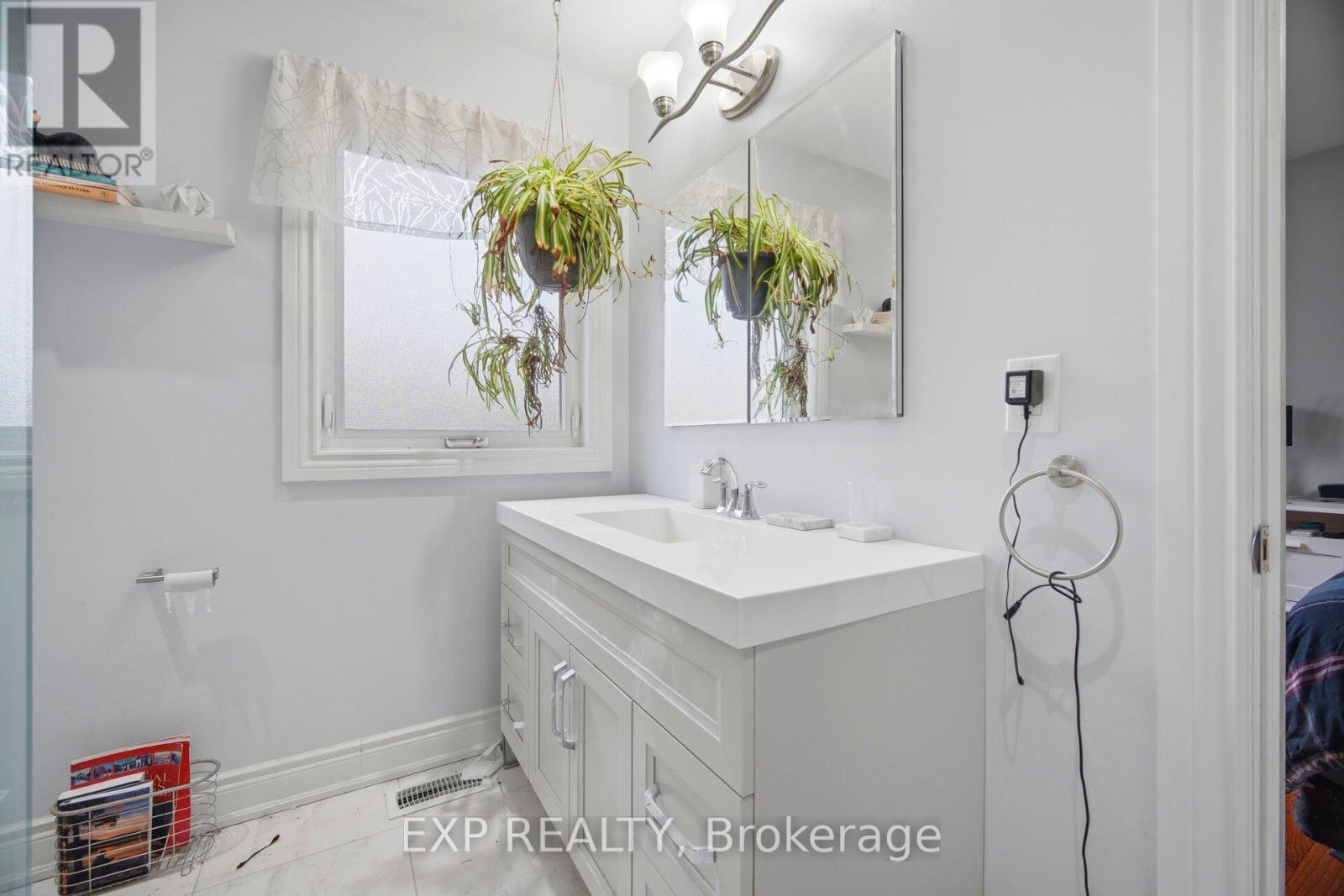 274 Demaine Crescent, Richmond Hill, Ontario  L4C 2W5 - Photo 26 - N12996814