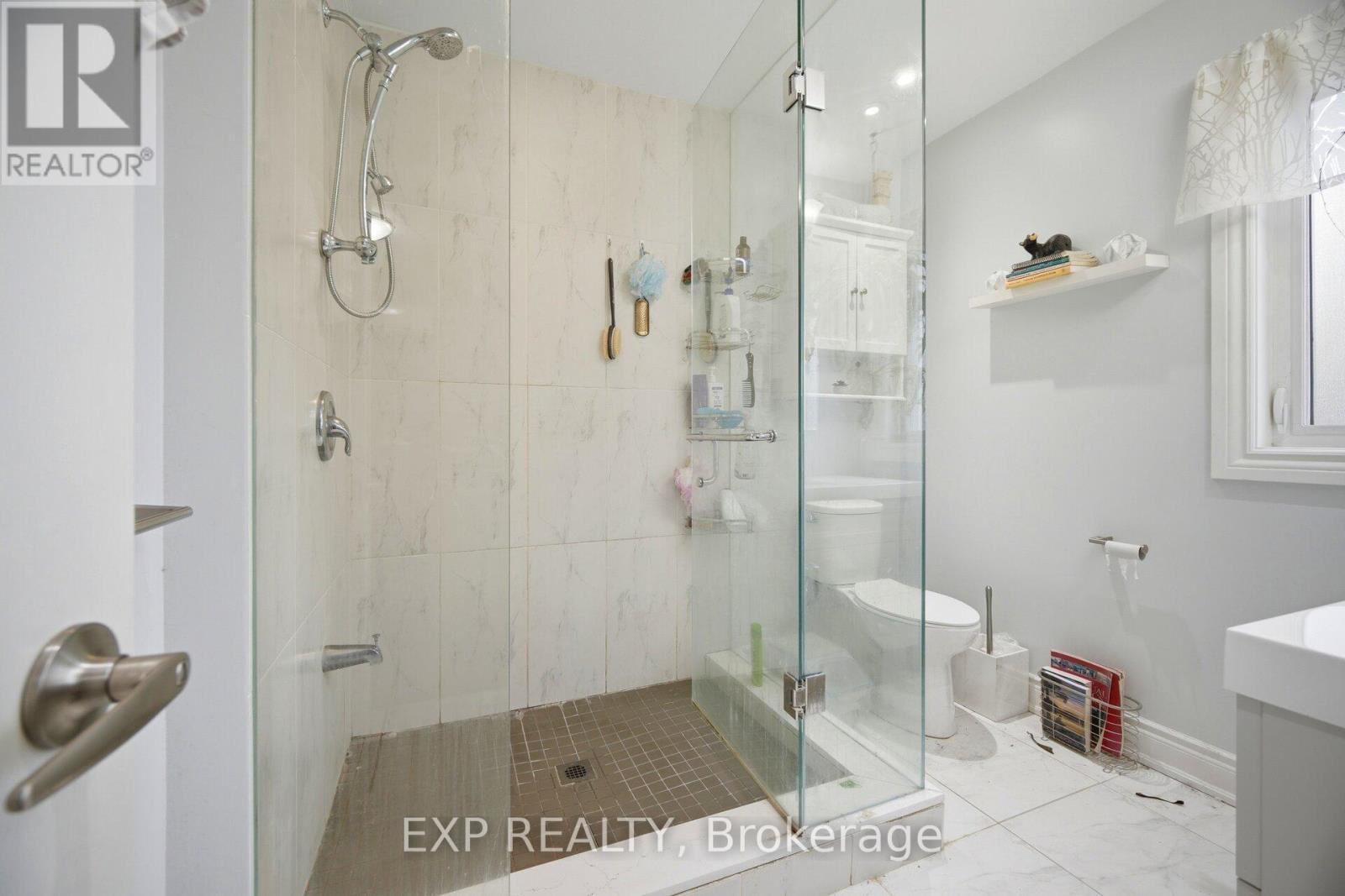 274 Demaine Crescent, Richmond Hill, Ontario  L4C 2W5 - Photo 27 - N12996814